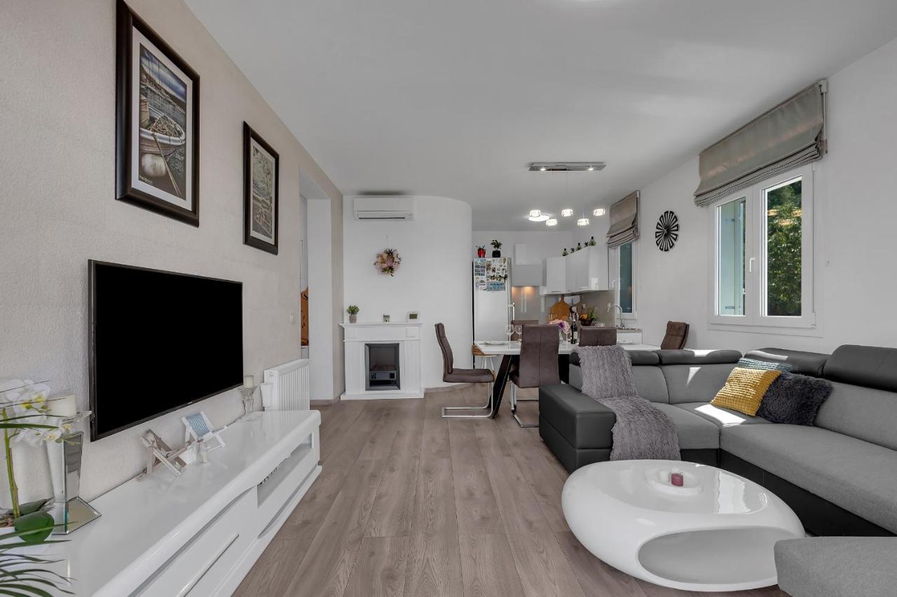 Apartment Apricus Макарска Экстерьер фото